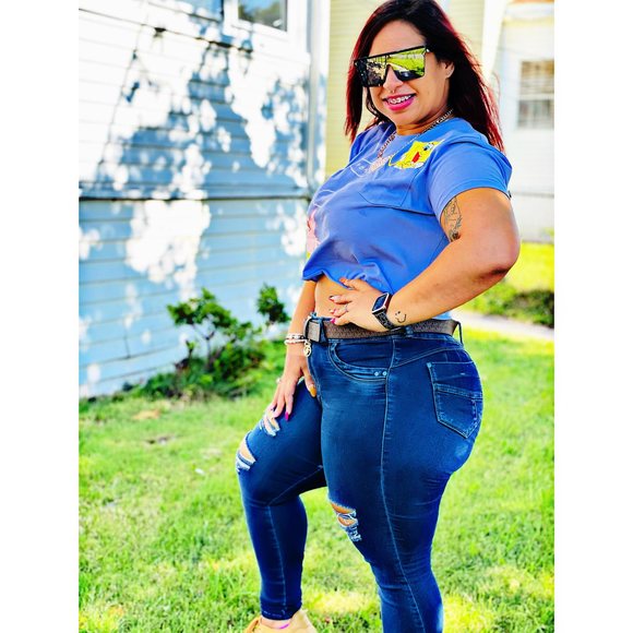 Meet your Posher, Gonzalez - Picture 1 of 1